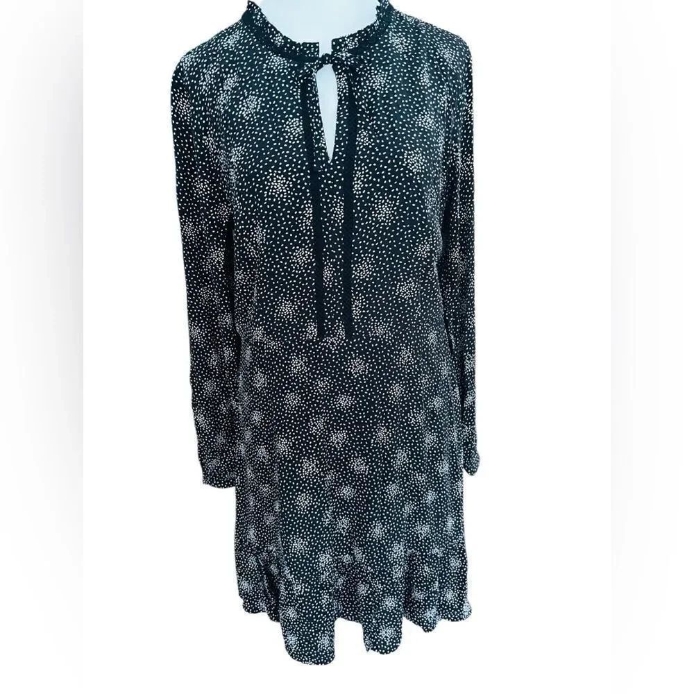 LOFT Black & White Dot Patterned Dress, split neck ,tie front, fit & flare sz 10